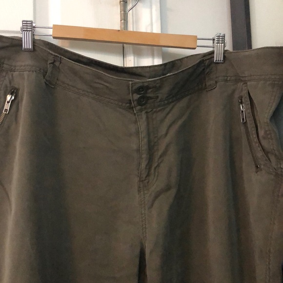 Ricki’s Pants - Picture 2 of 4